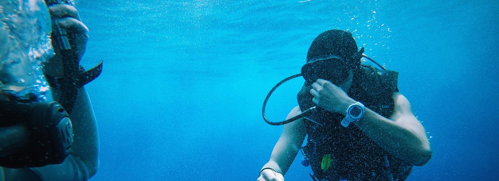 Diver equalizing
